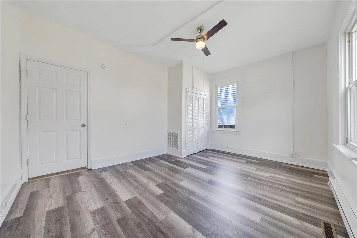 1241 Dale AVE SE - Photo 11
