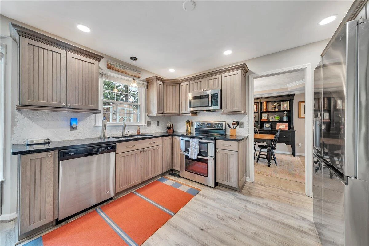 1713 Ashbury CT - Photo 17