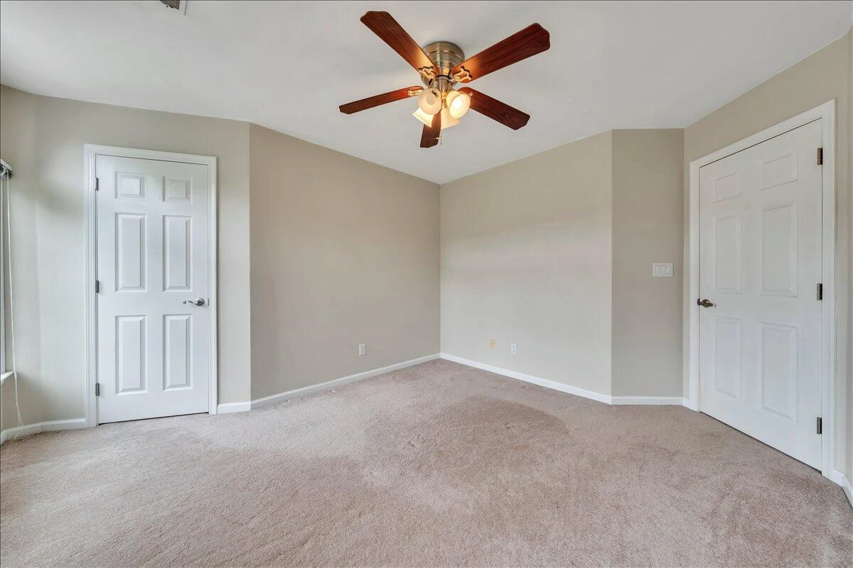 1713 Ashbury CT - Photo 28