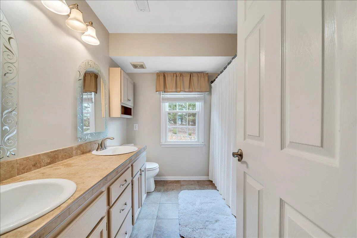 1713 Ashbury CT - Photo 31