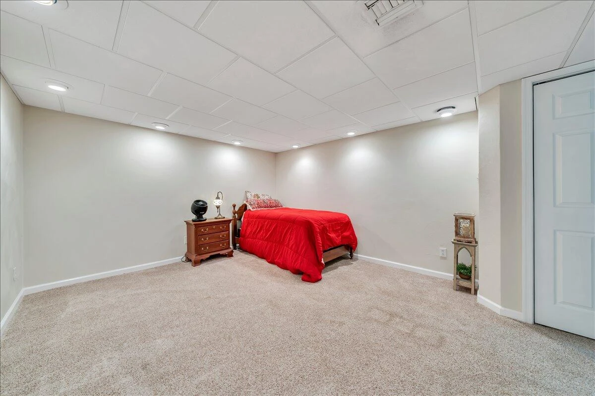 1713 Ashbury CT - Photo 39