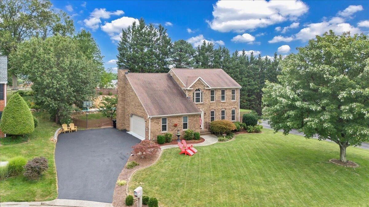 1713 Ashbury CT - Photo 9