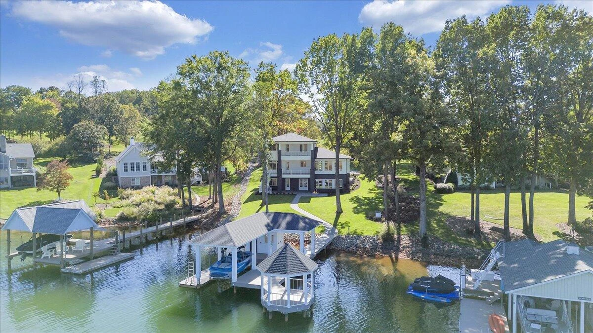 2650 Waters Edge DR - Photo 3