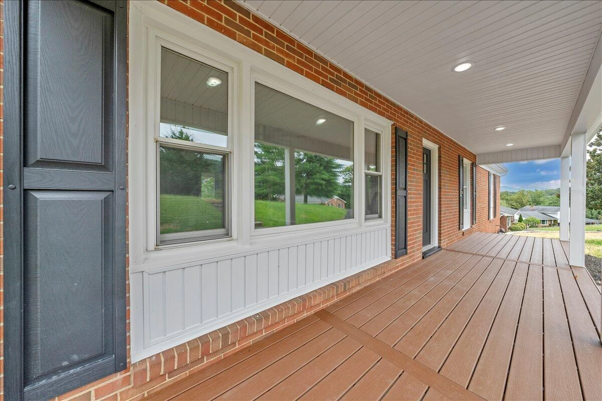 147 Daleview DR - Photo 2