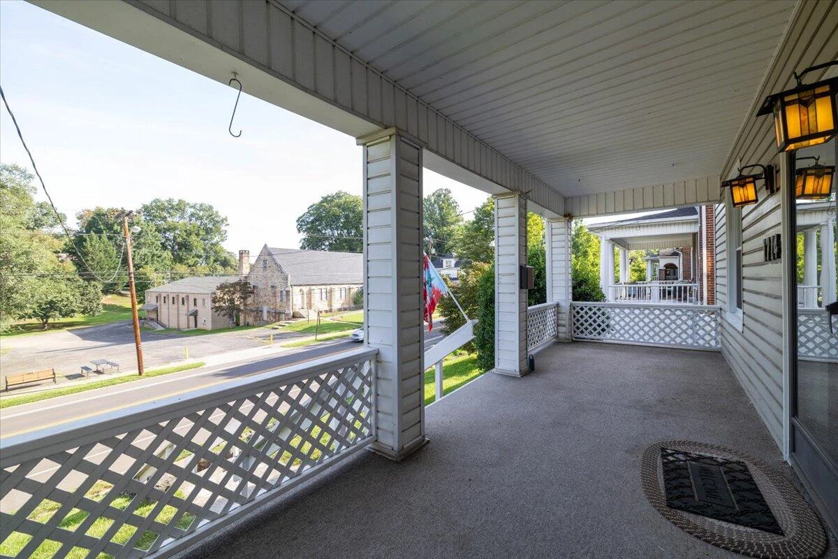 1714 Memorial AVE SW - Photo 32