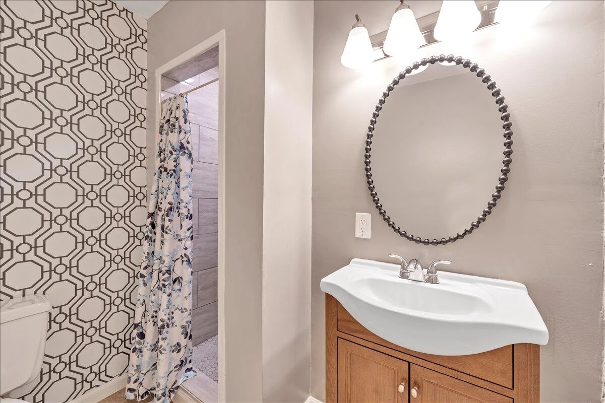 5333 Thornrose RD - Photo 21