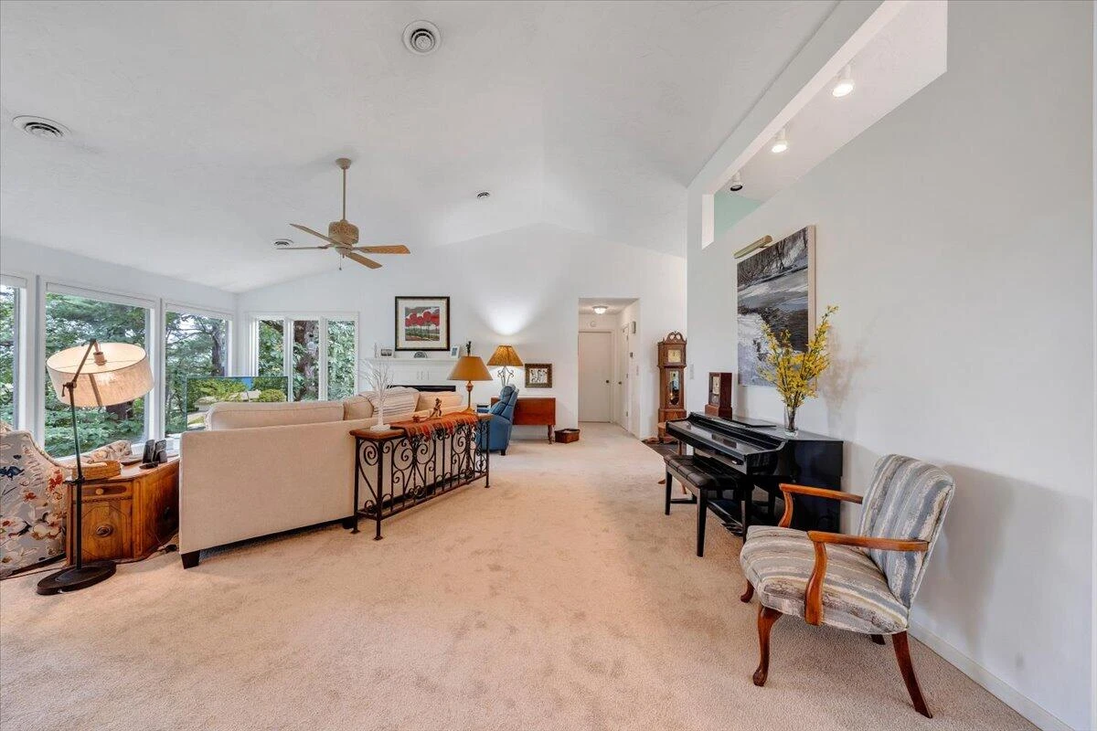 6036 Lakemont DR - Photo 16