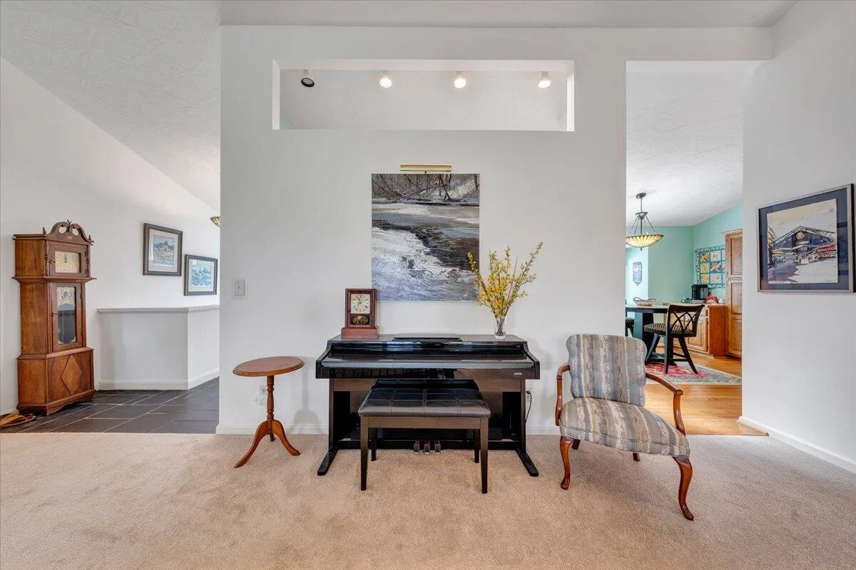 6036 Lakemont DR - Photo 17