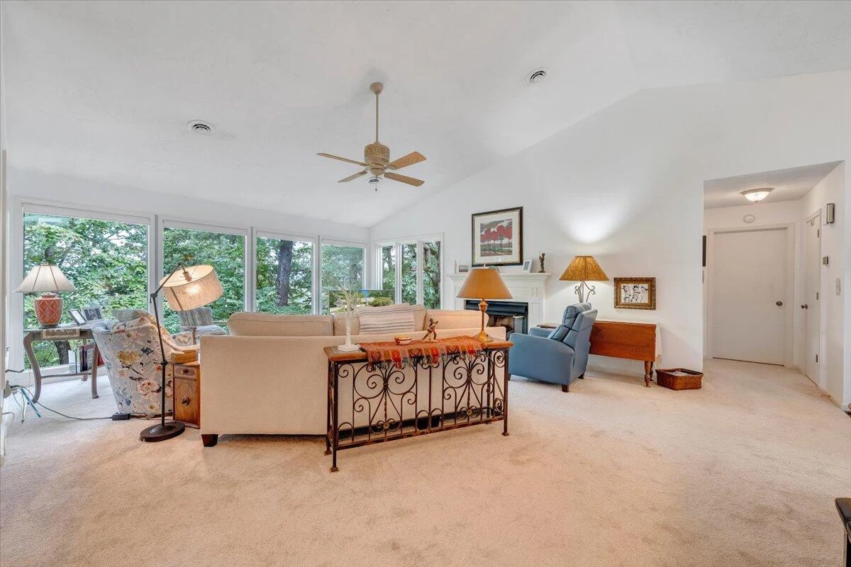 6036 Lakemont DR - Photo 10