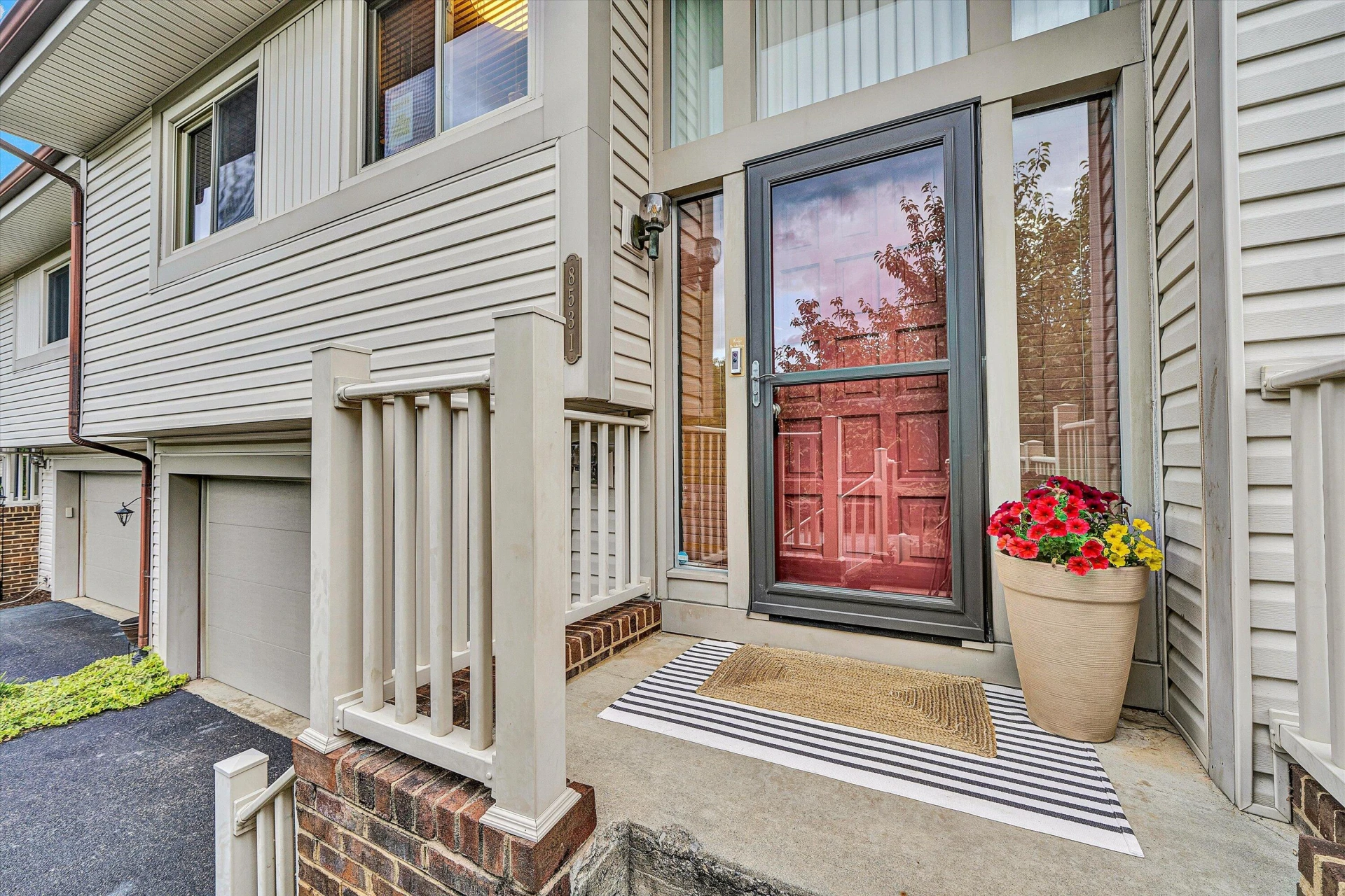 8531 Muirfield CIR - Photo 2