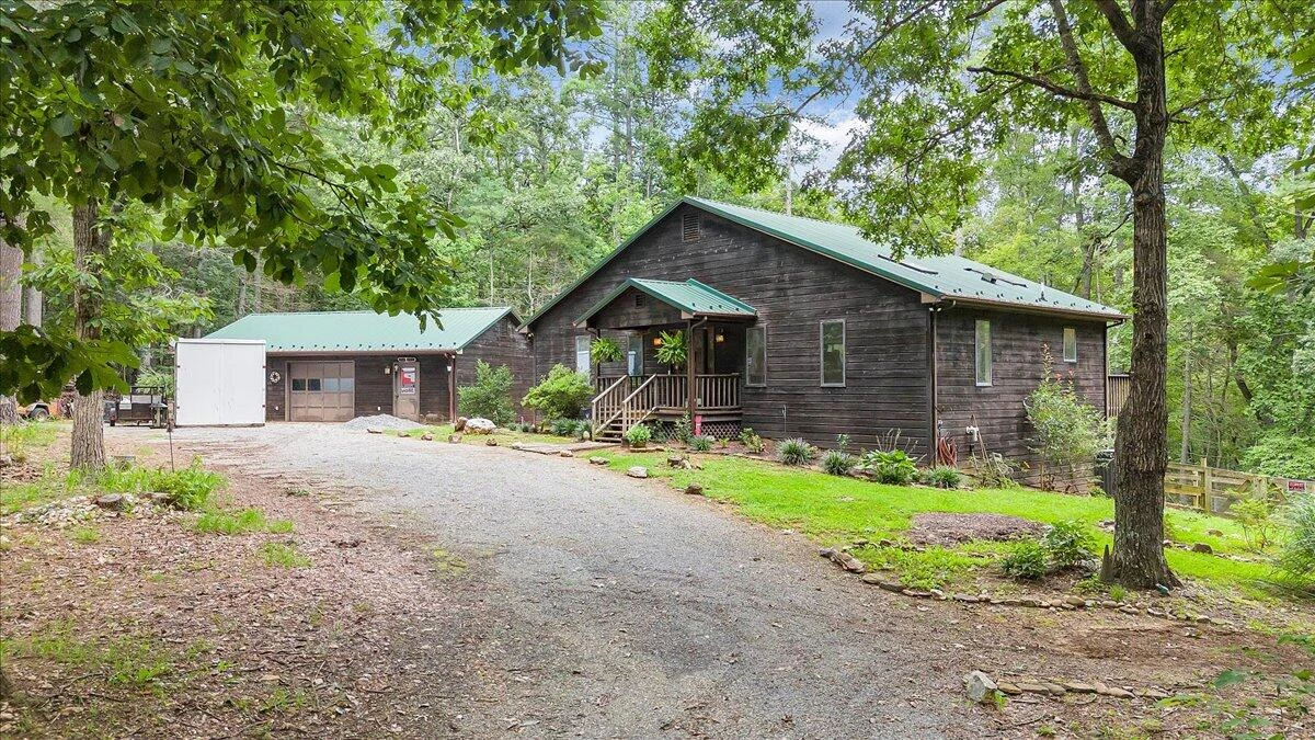614 Sweetbriar LN