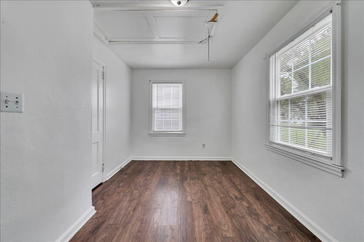 2613 Cornell DR NW - Photo 17