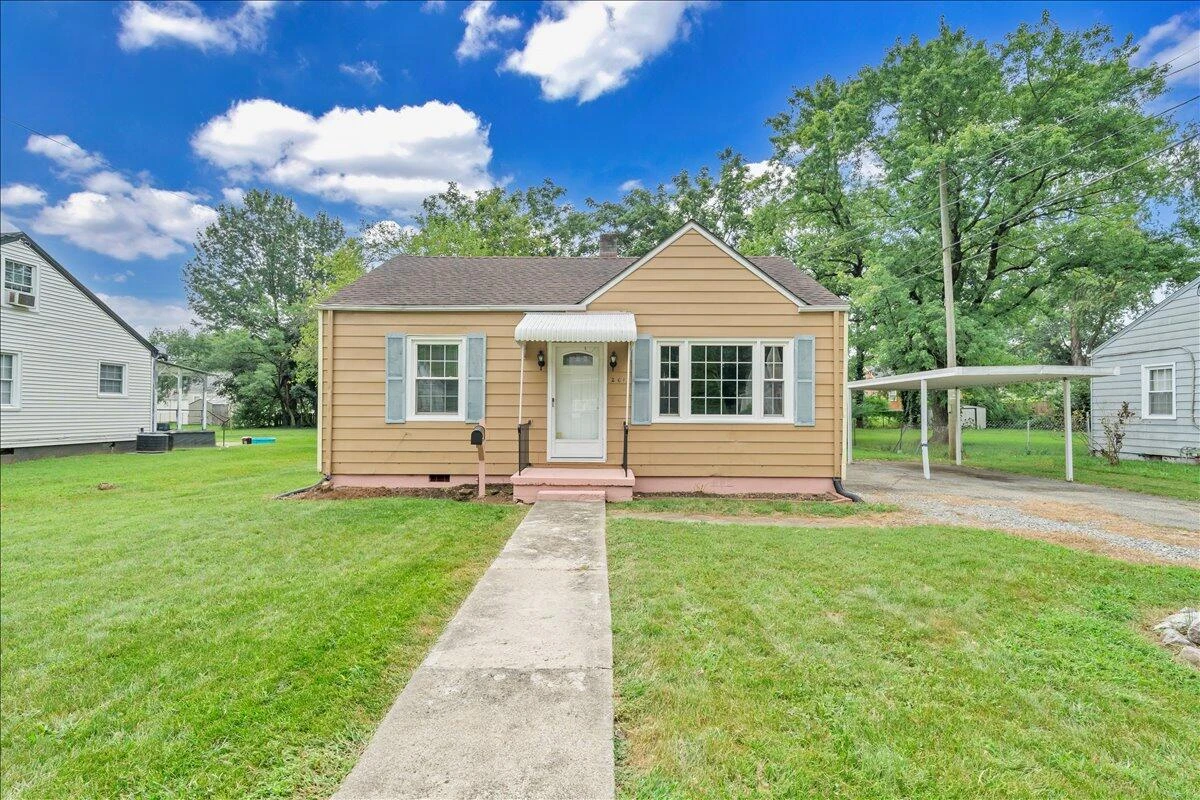 2613 Cornell DR NW - Photo 2