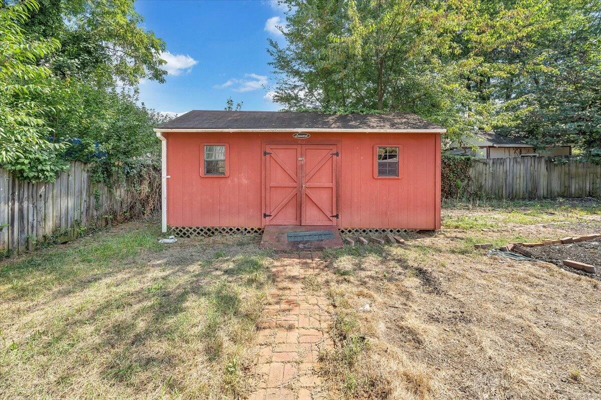 947 Estates RD SE - Photo 18