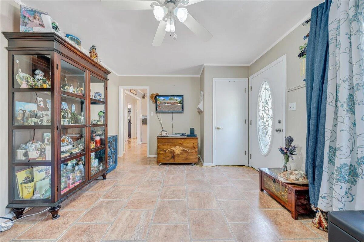 947 Estates RD SE - Photo 4