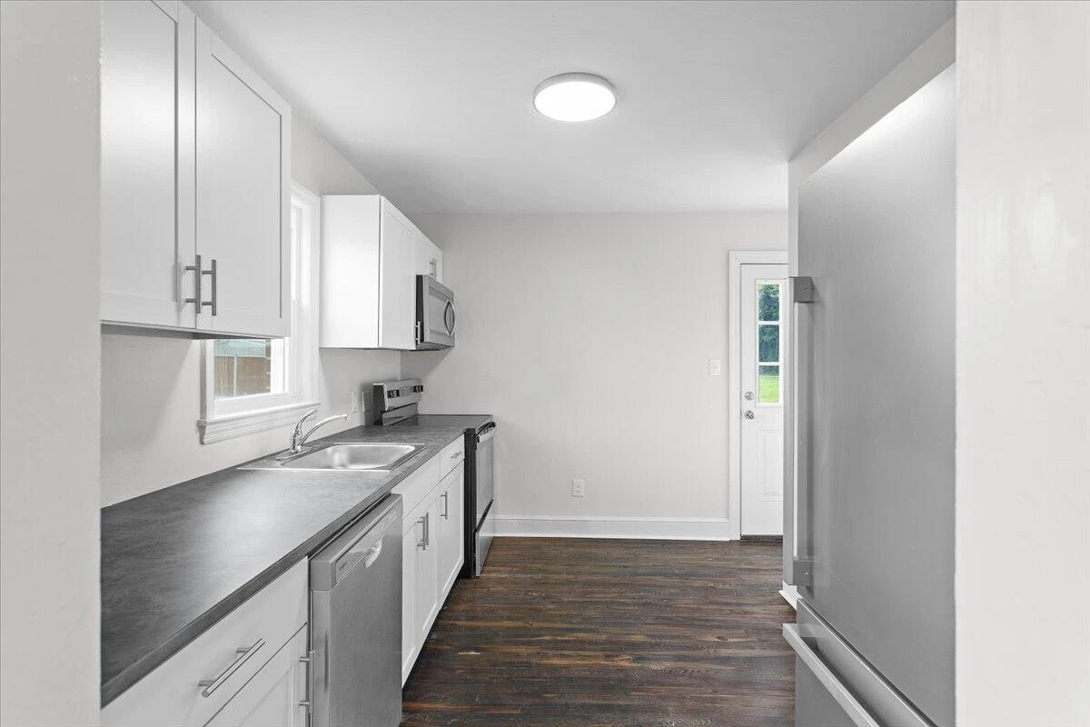1513 Aspen ST NW - Photo 17