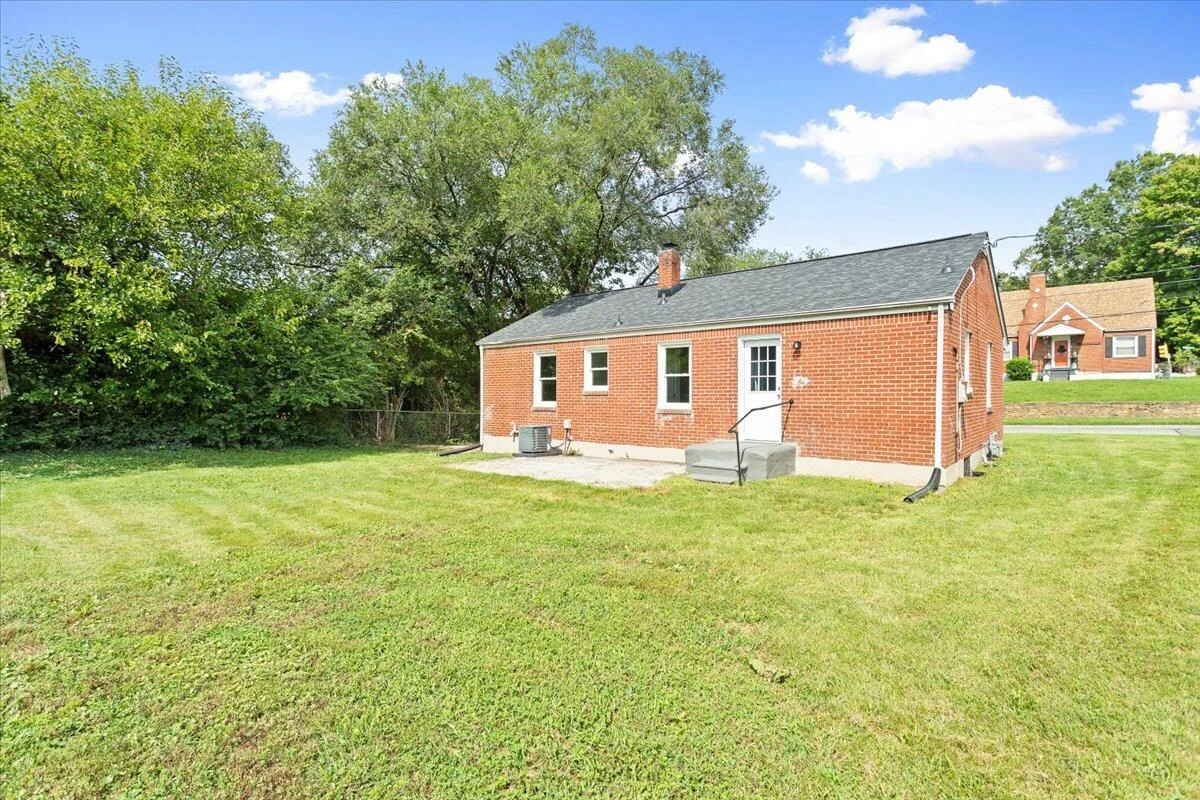 1513 Aspen ST NW - Photo 21