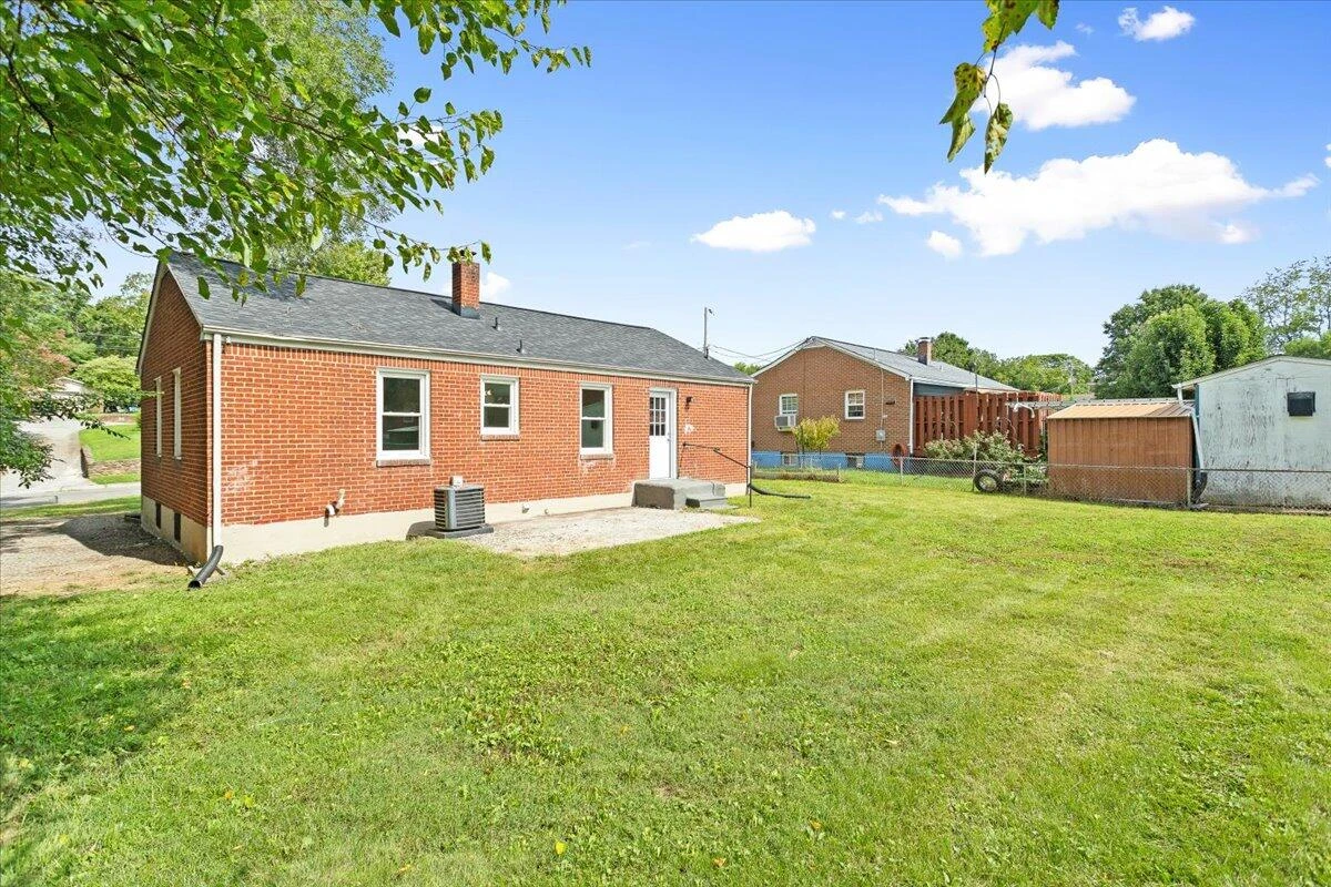 1513 Aspen ST NW - Photo 22
