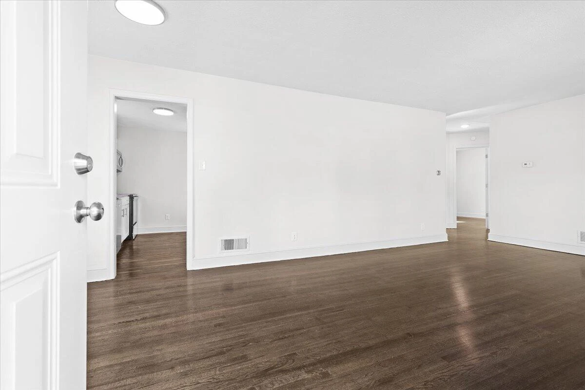 1513 Aspen ST NW - Photo 5