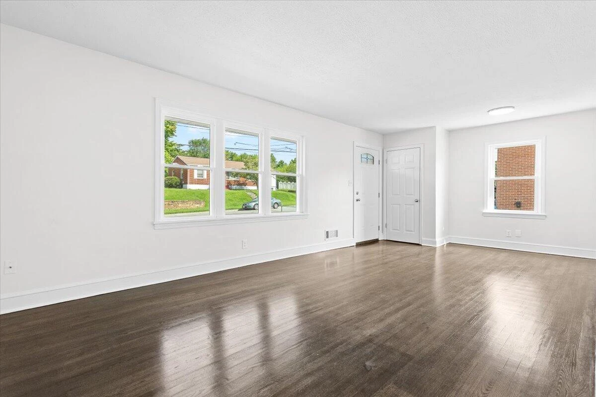 1513 Aspen ST NW - Photo 7