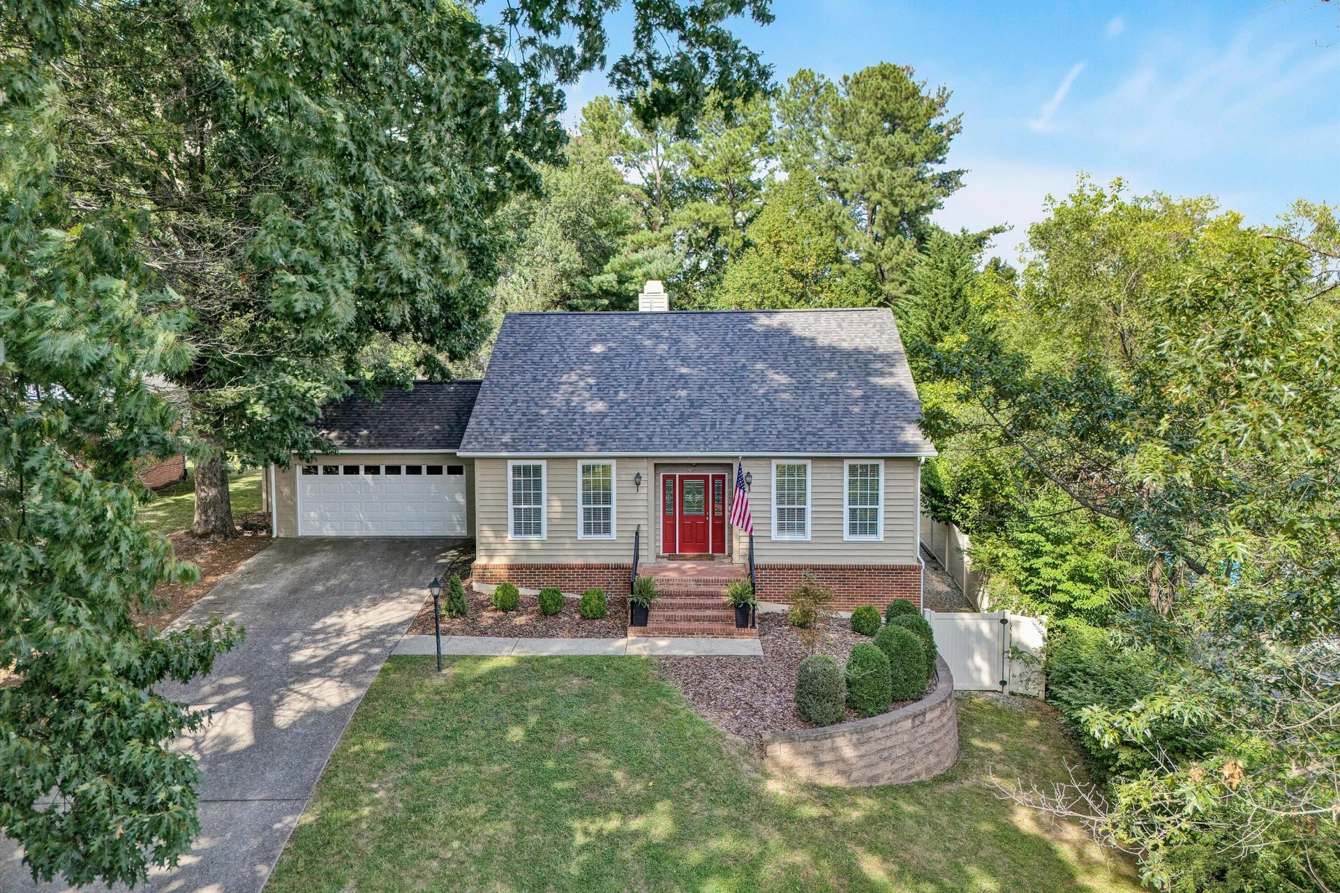 1015 Clearfield RD SW - Photo 3