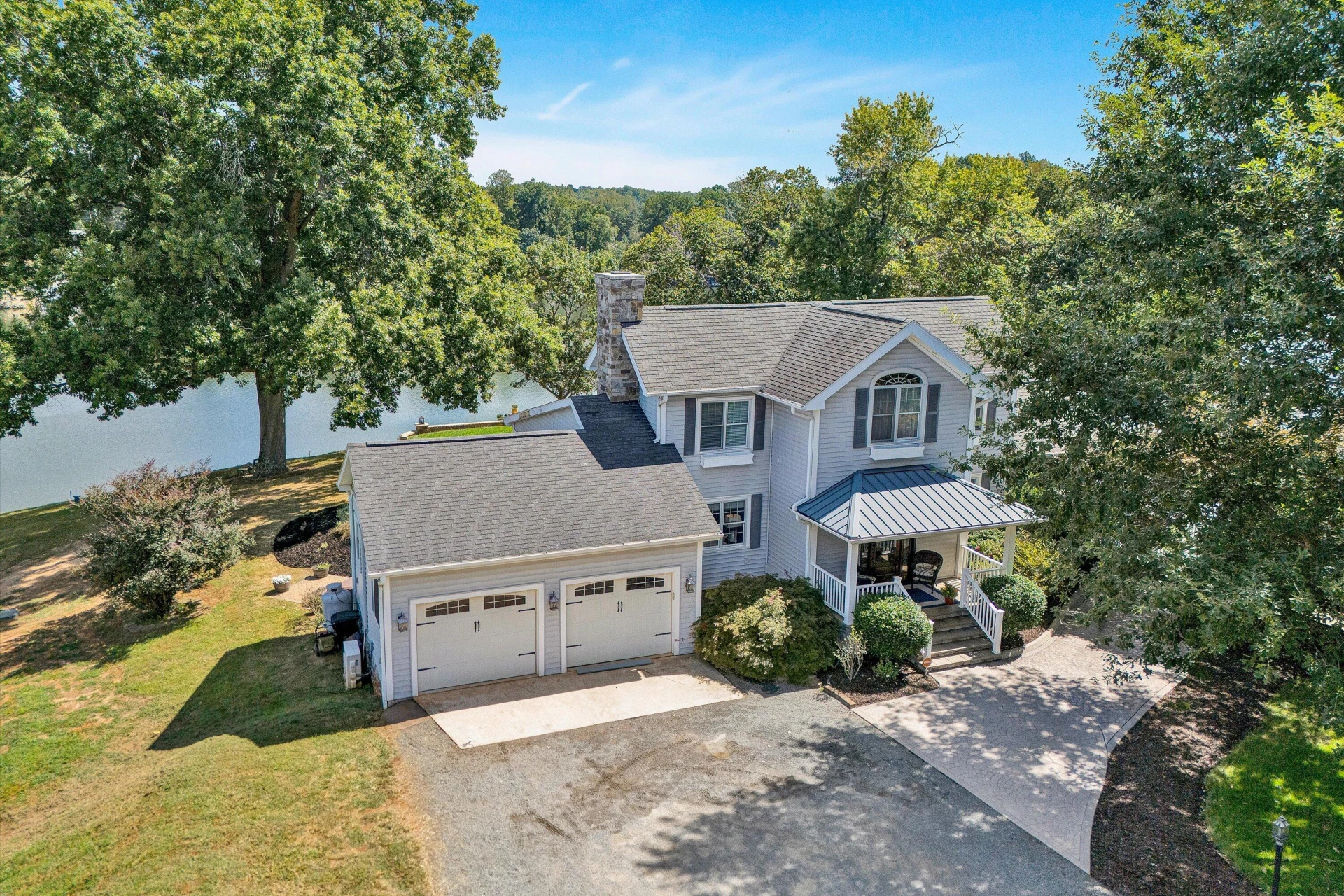 1031 Lake Breeze DR - Photo 5