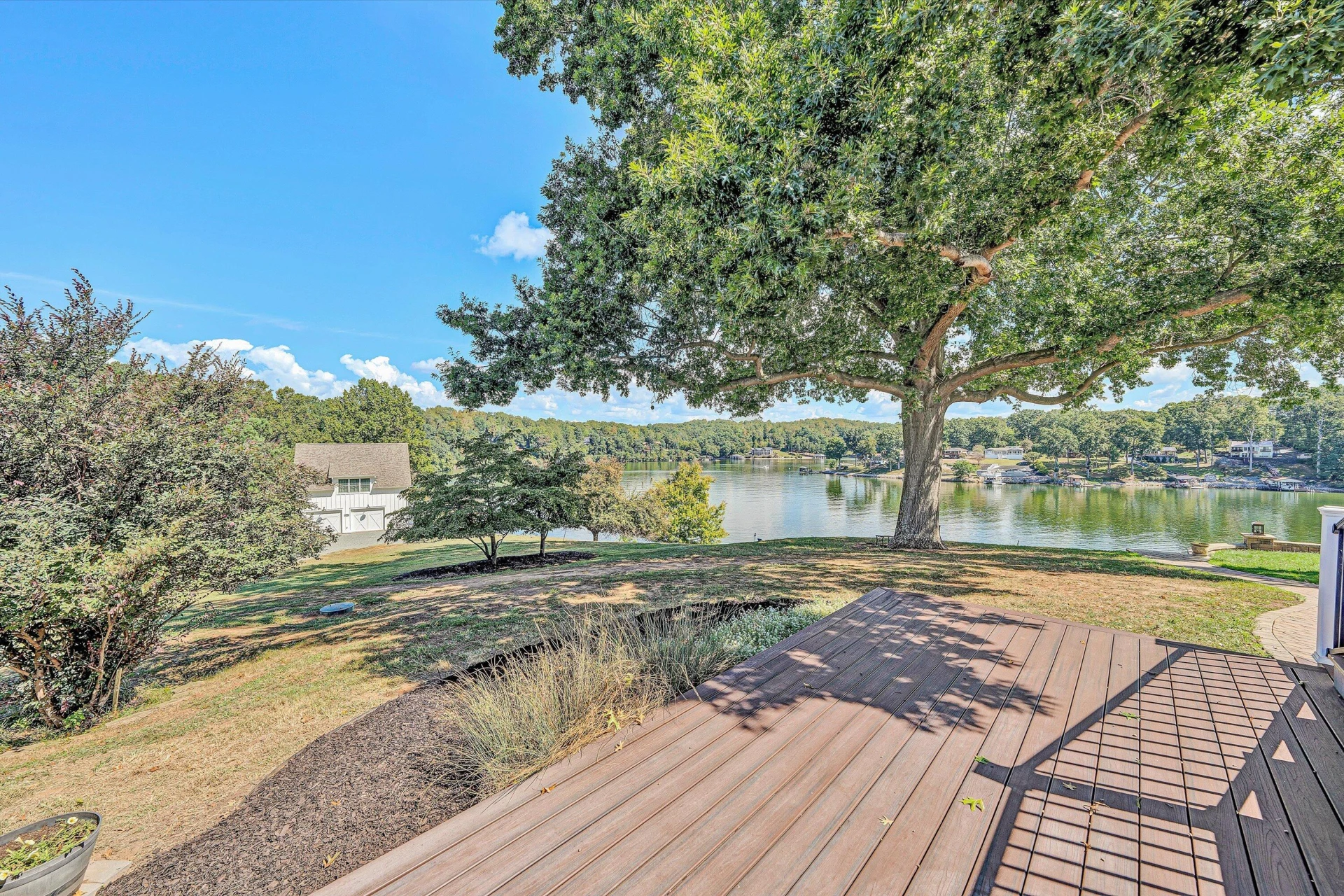 1031 Lake Breeze DR - Photo 58