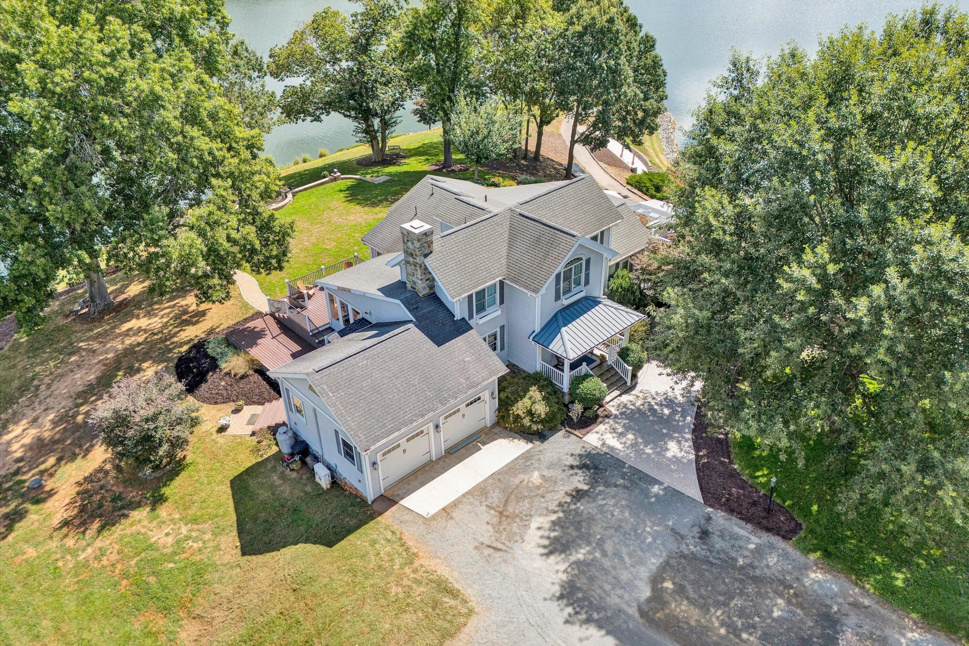 1031 Lake Breeze DR - Photo 6