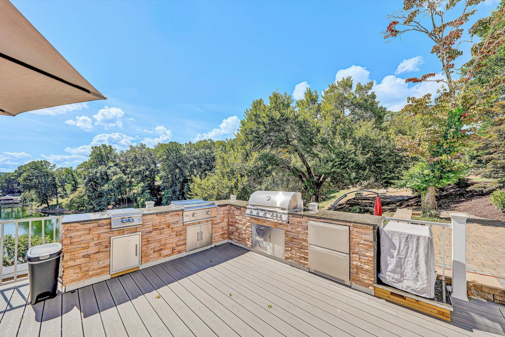 1031 Lake Breeze DR - Photo 75