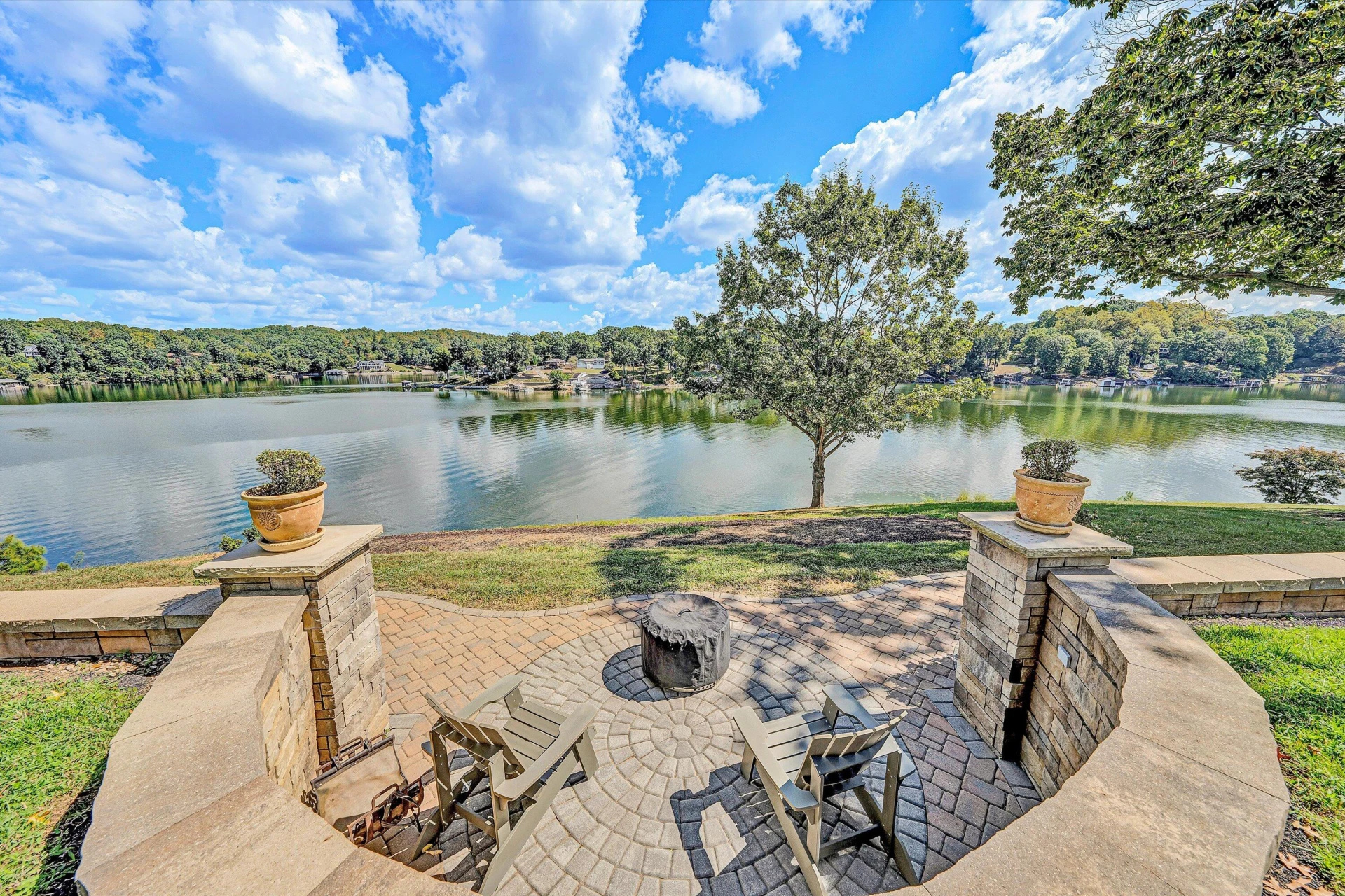 1031 Lake Breeze DR - Photo 9