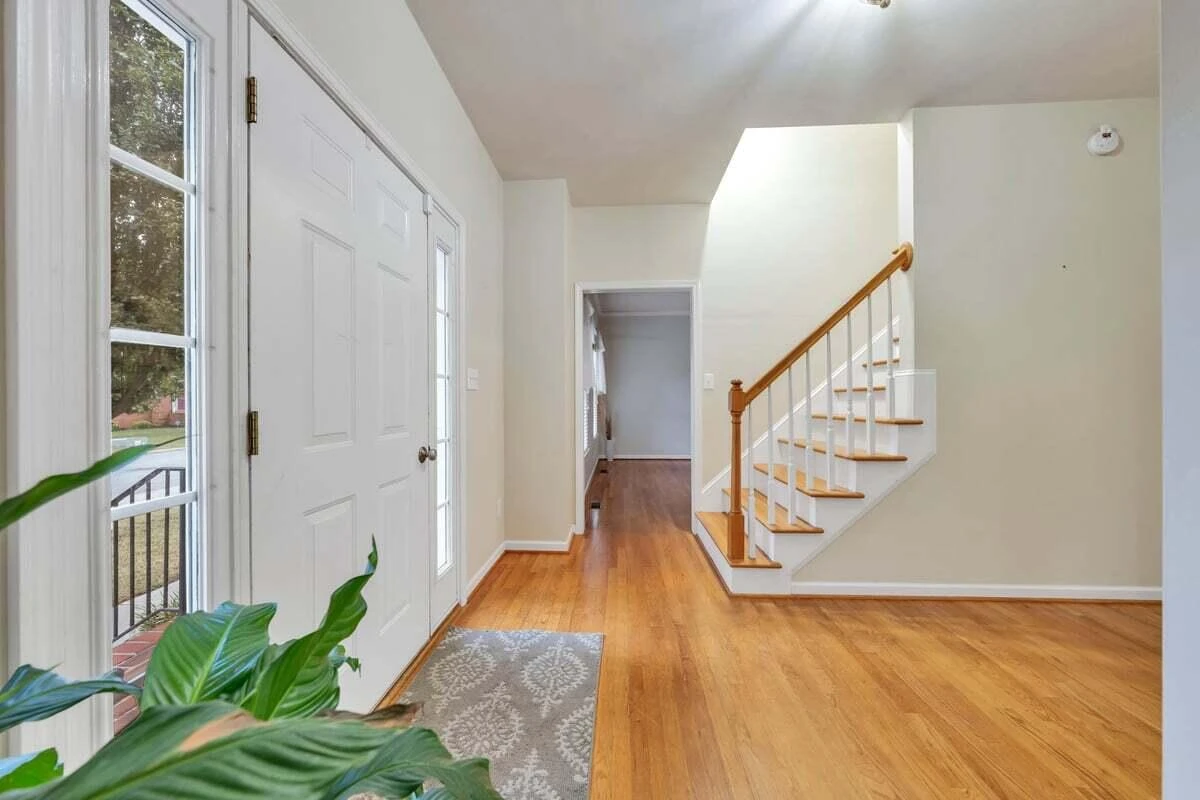 1429 Crutchfield ST - Photo 3