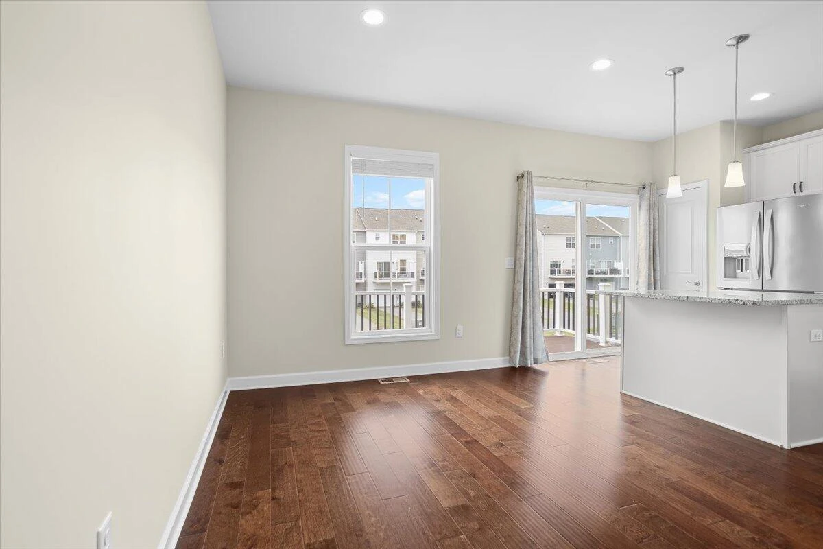 79 Broad ST - Photo 10