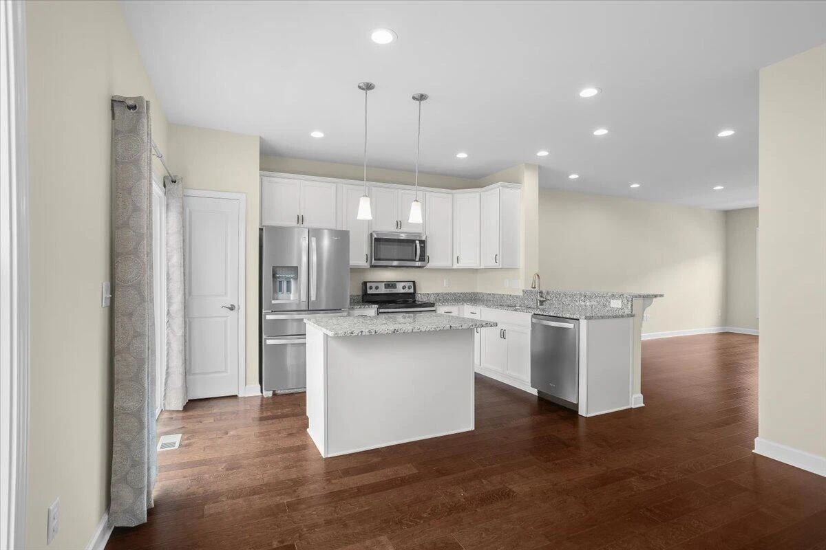 79 Broad ST - Photo 11