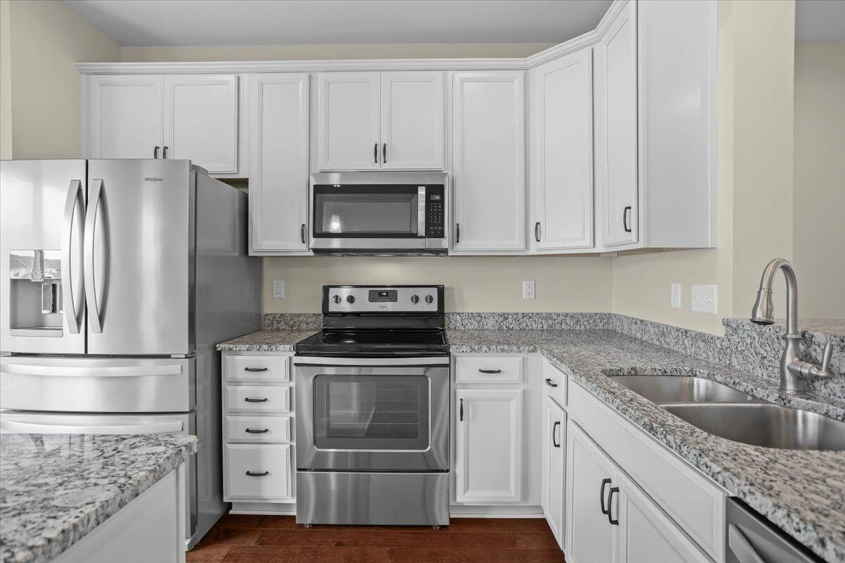 79 Broad ST - Photo 14