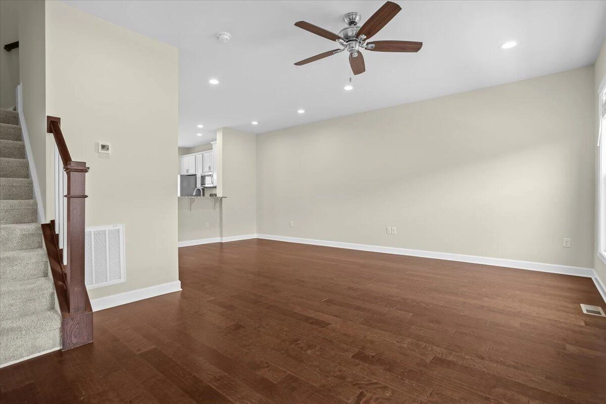 79 Broad ST - Photo 17