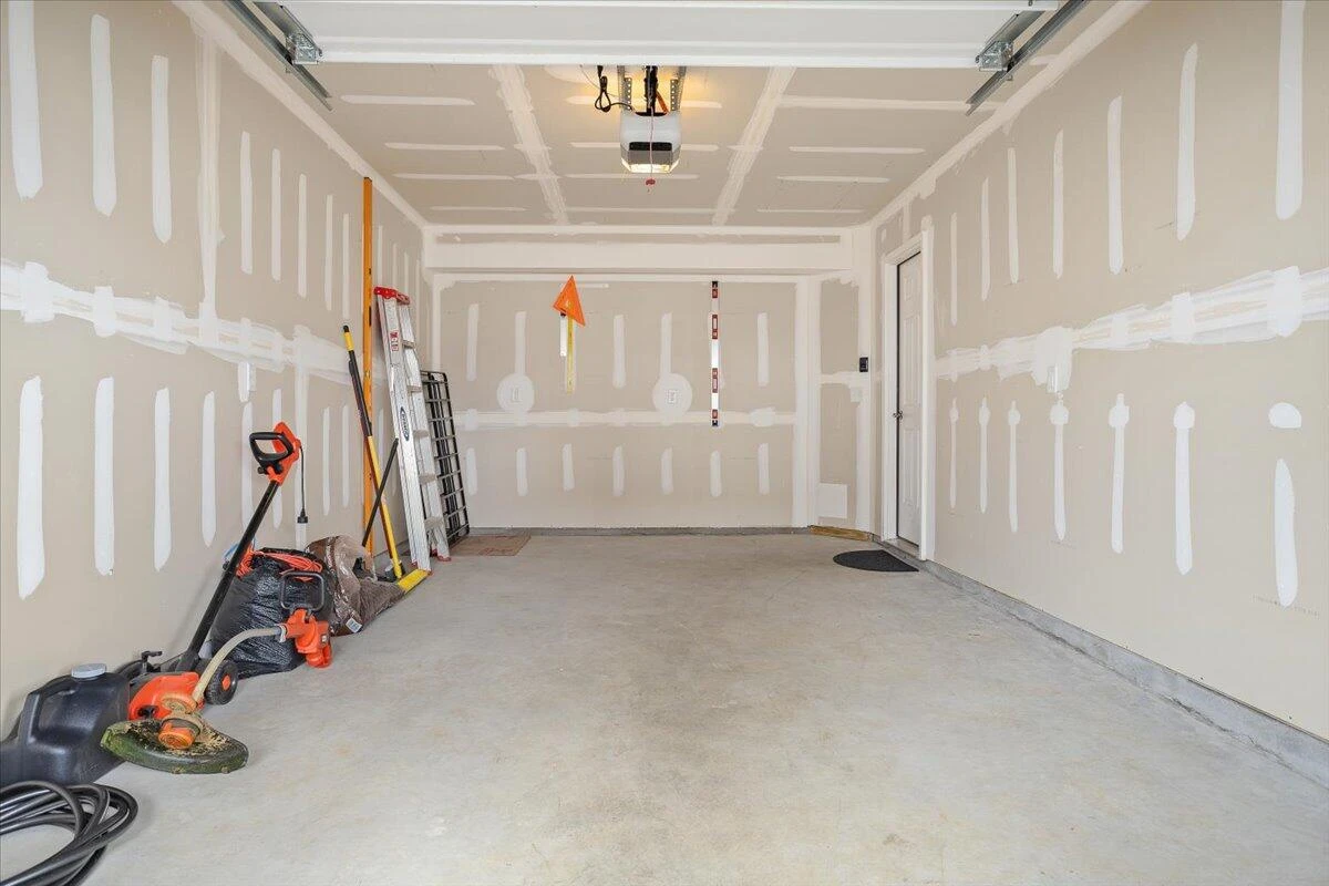 79 Broad ST - Photo 29