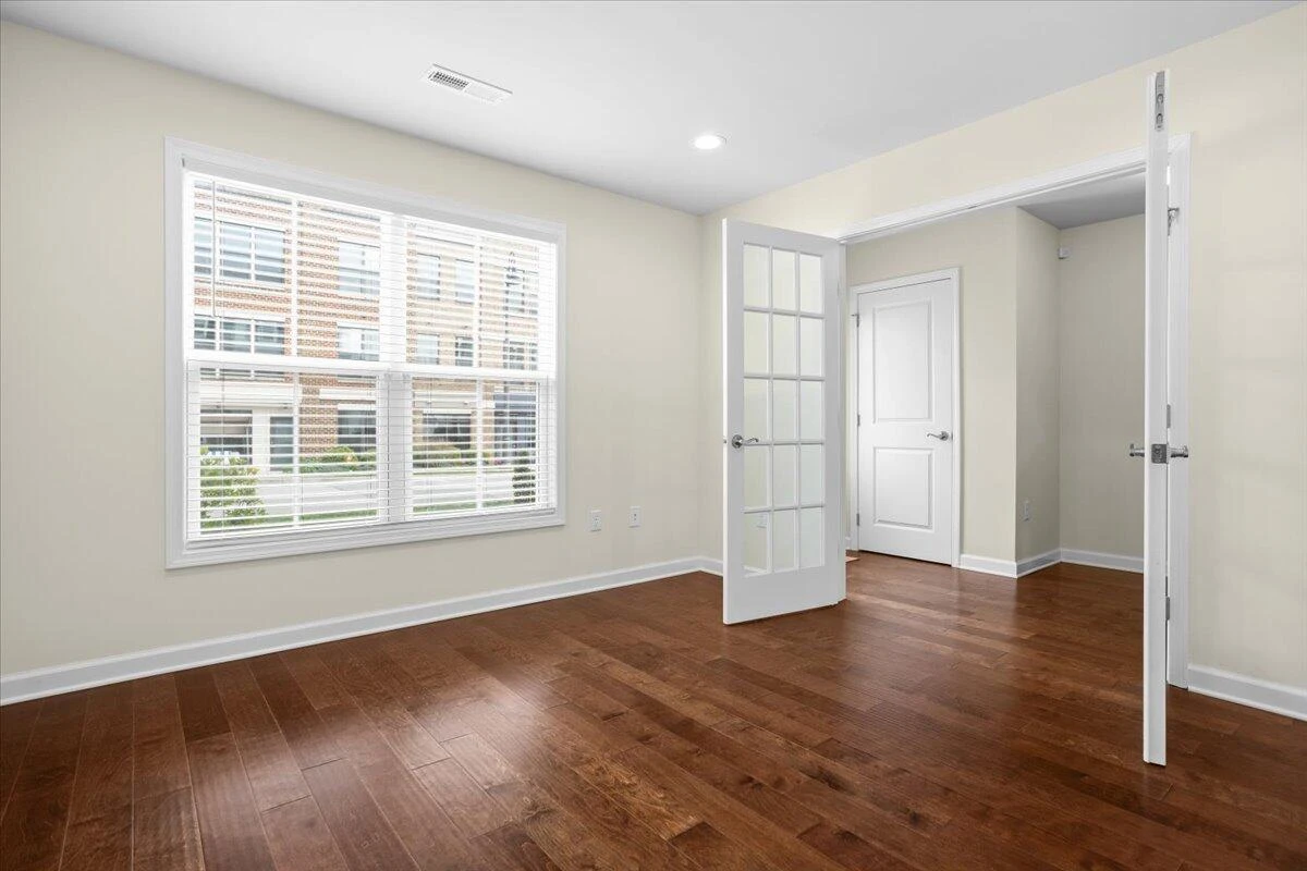 79 Broad ST - Photo 6