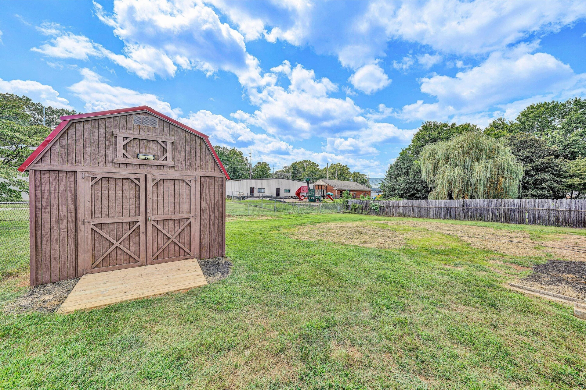 2132 Bainbridge DR - Photo 18