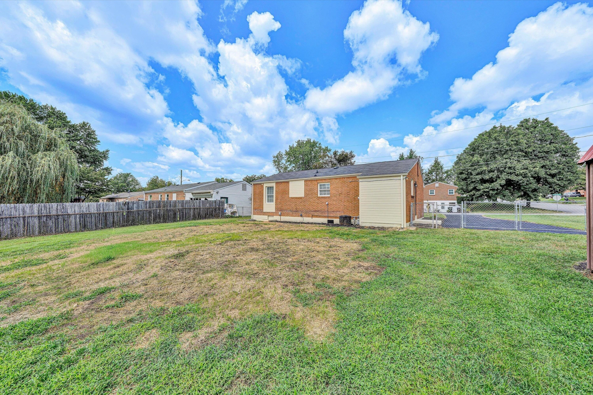 2132 Bainbridge DR - Photo 19