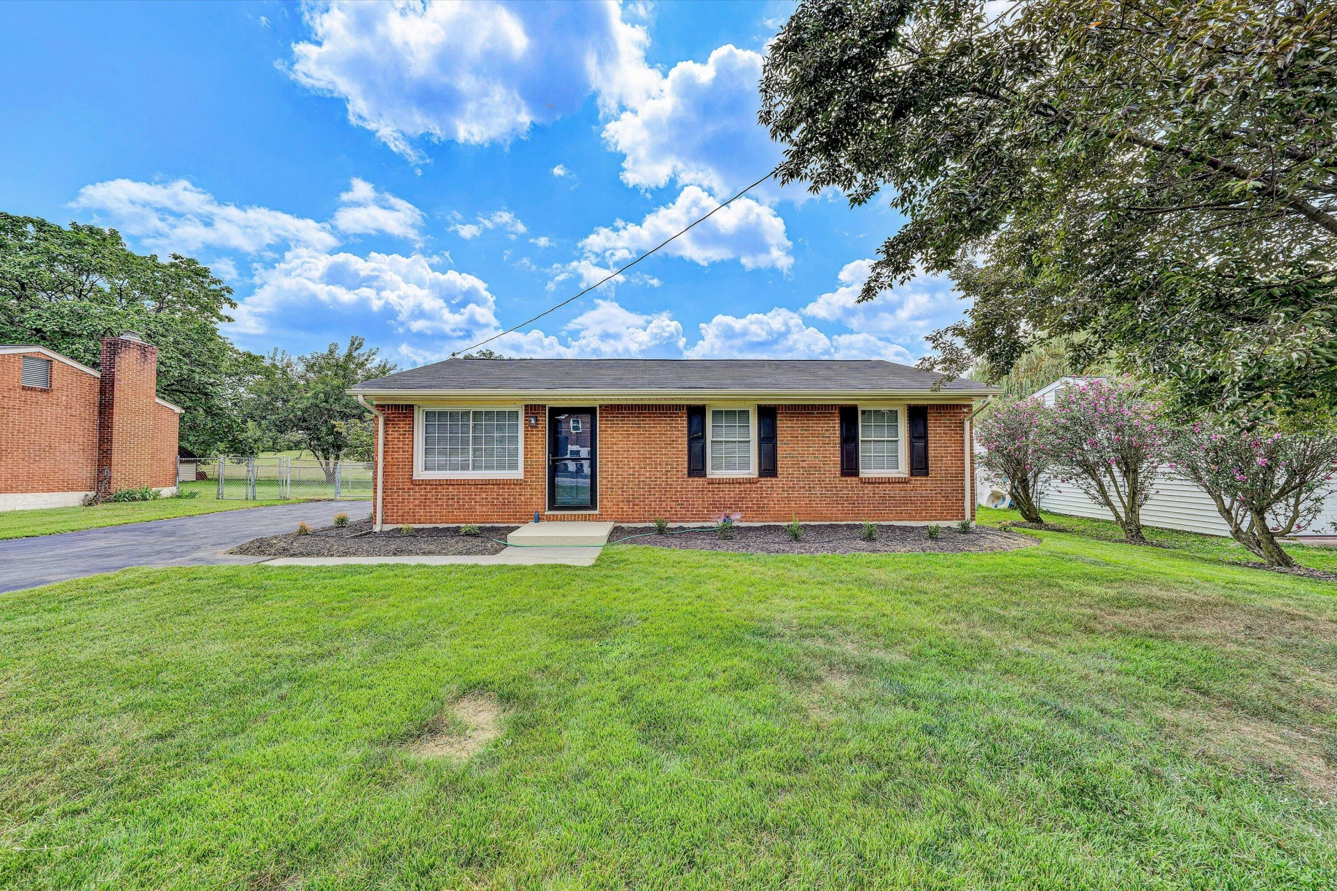 2132 Bainbridge DR - Photo 20