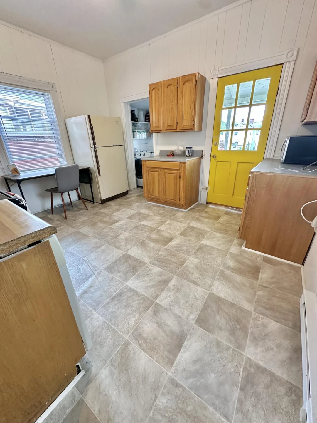 327 E Hawthorne ST - Photo 16