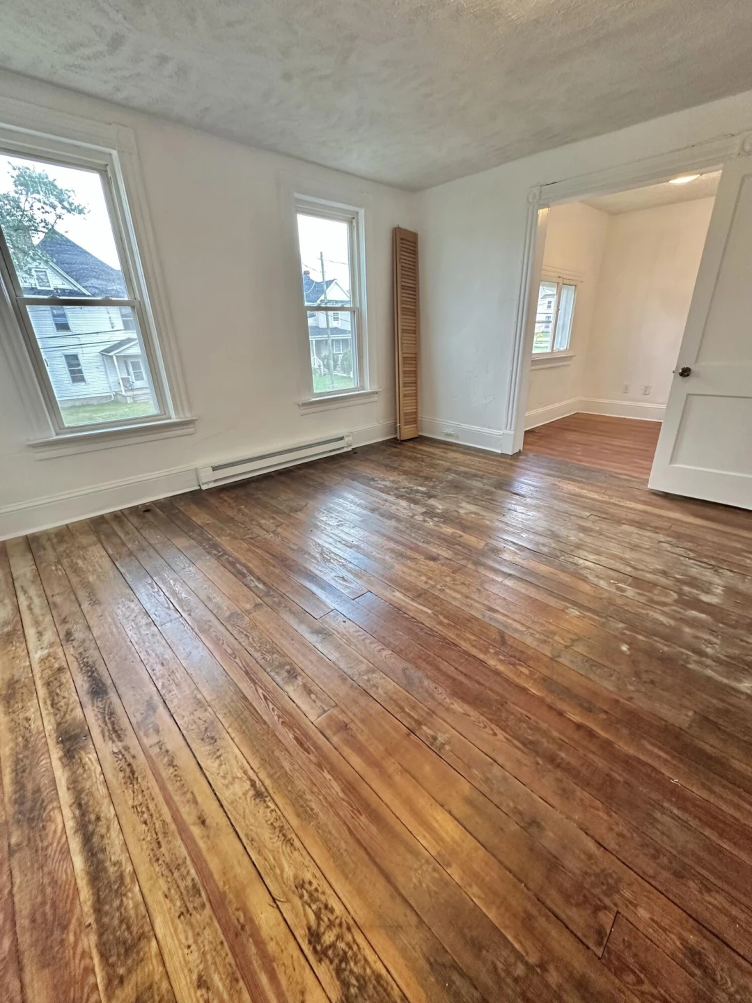 327 E Hawthorne ST - Photo 18