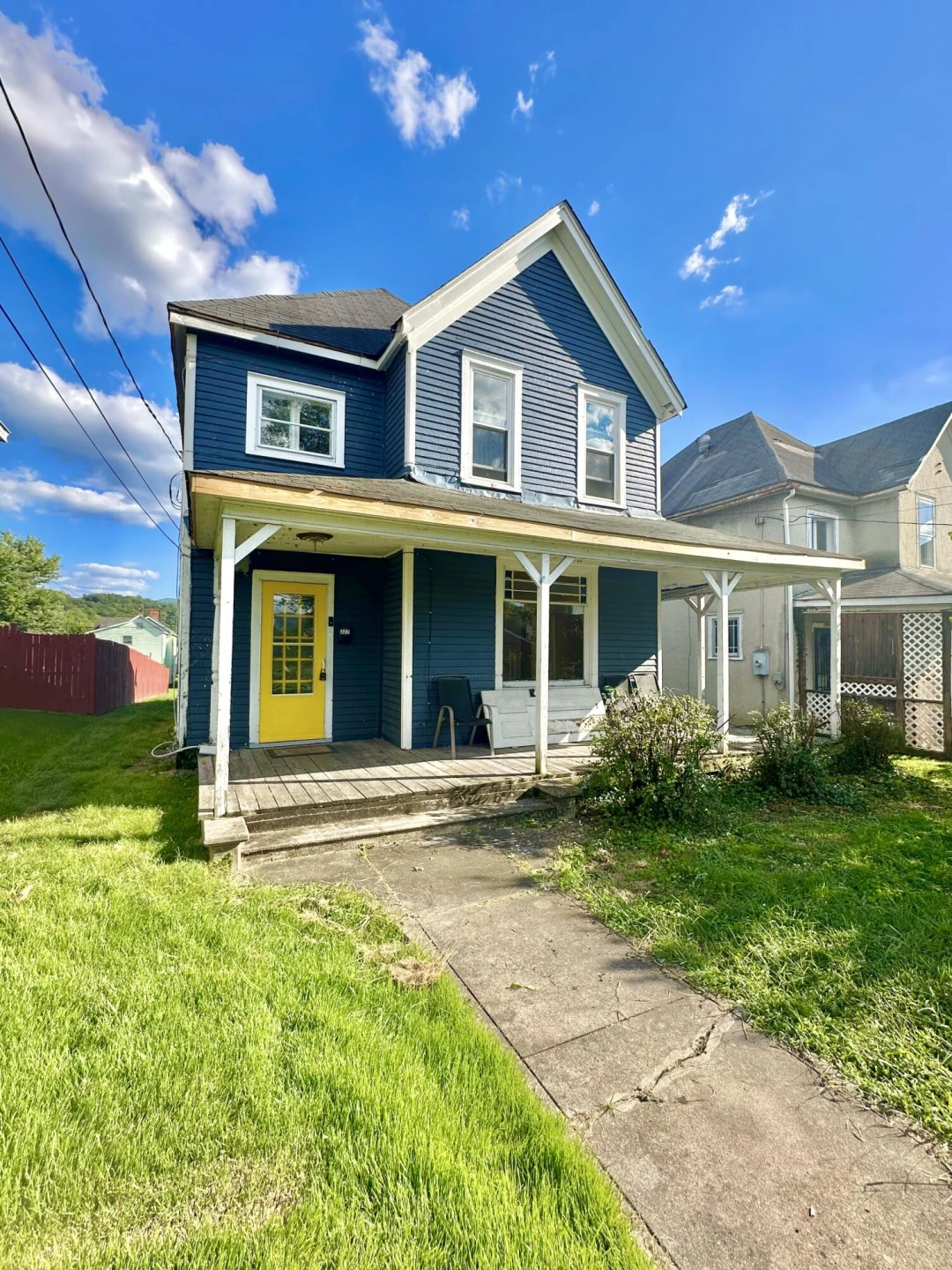 327 E Hawthorne ST - Photo 2
