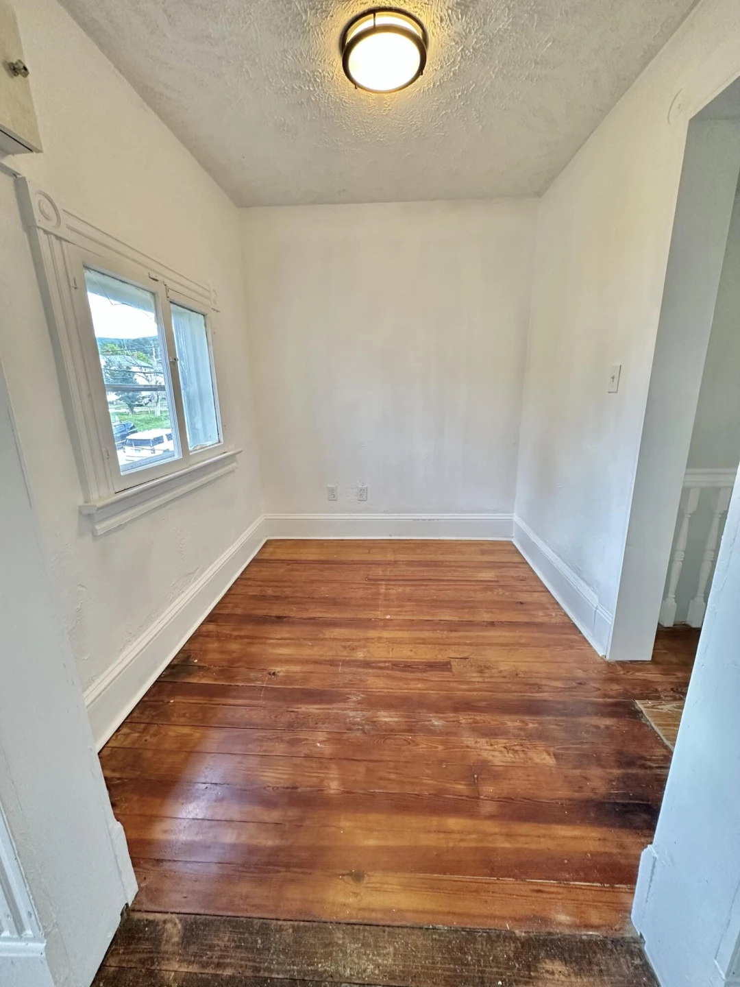 327 E Hawthorne ST - Photo 20