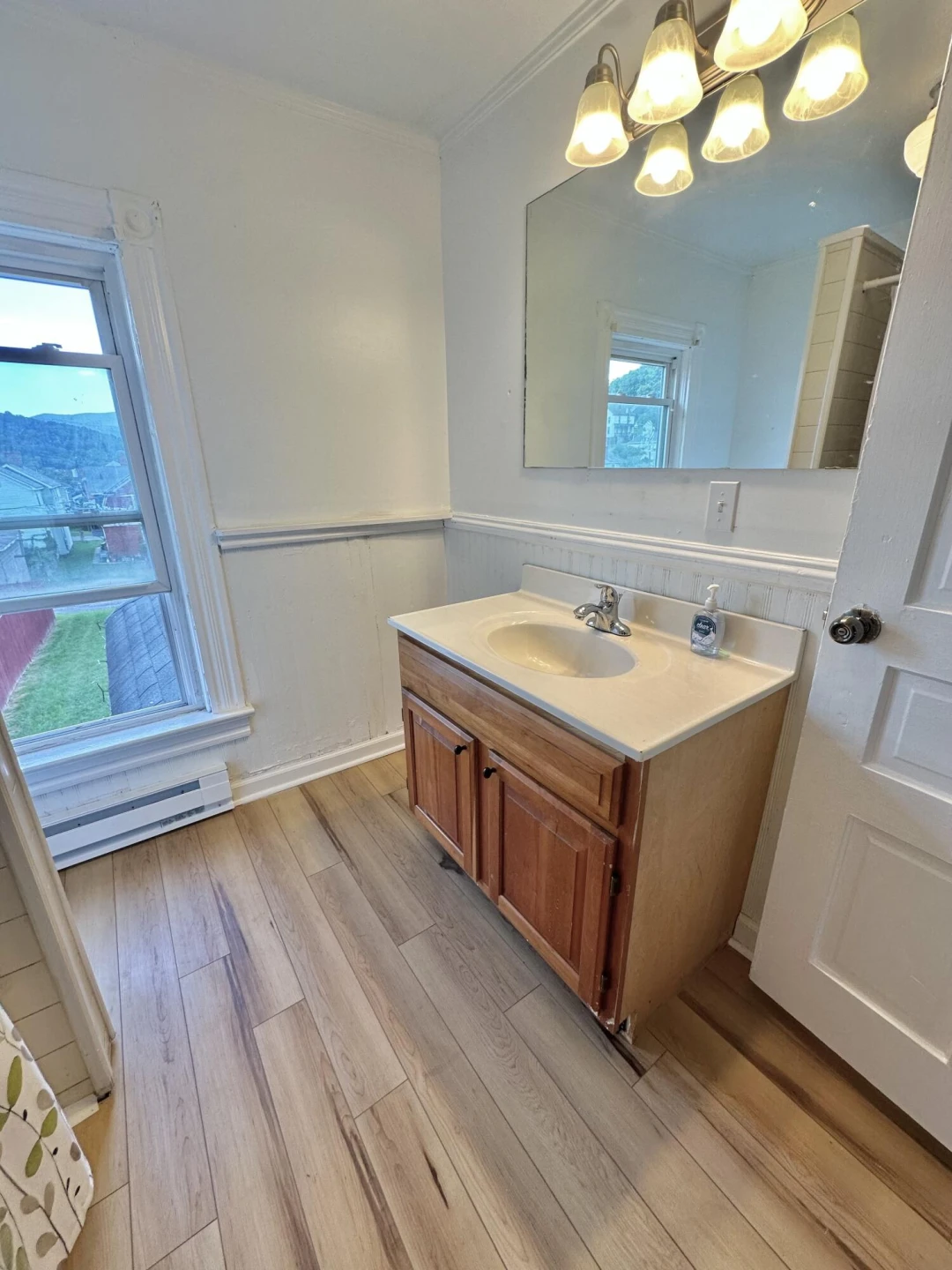327 E Hawthorne ST - Photo 24