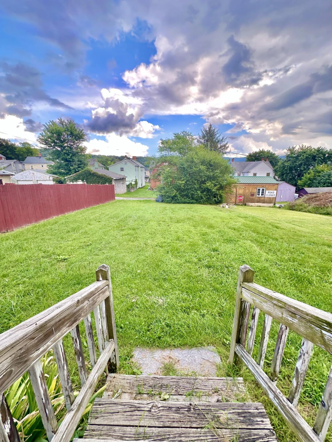327 E Hawthorne ST - Photo 3