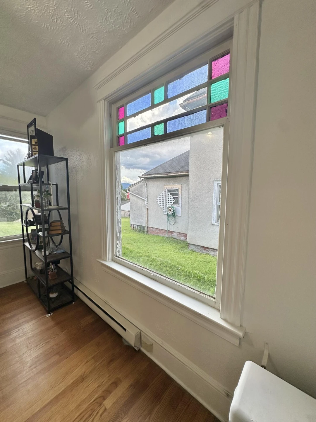 327 E Hawthorne ST - Photo 5