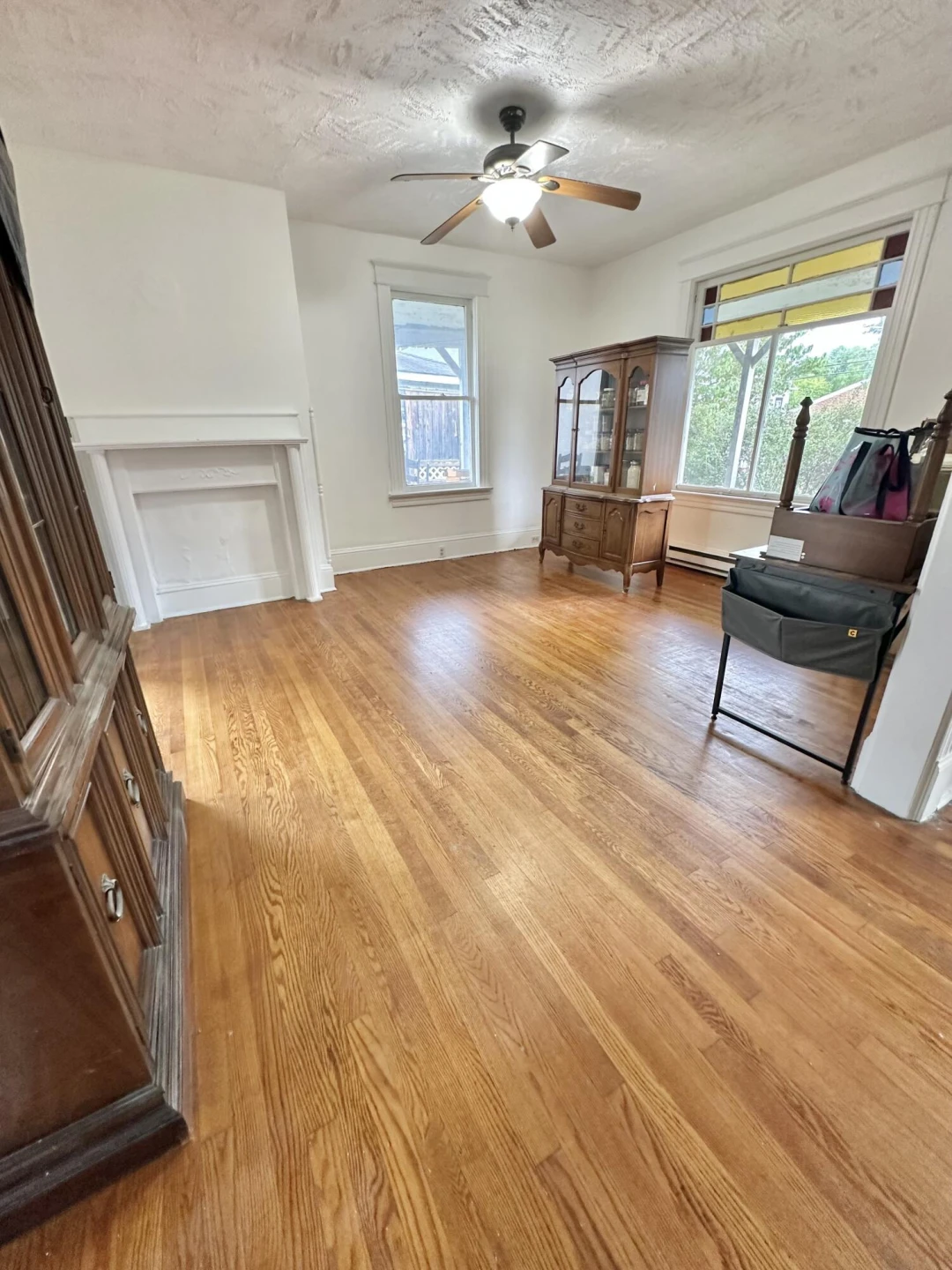 327 E Hawthorne ST - Photo 8