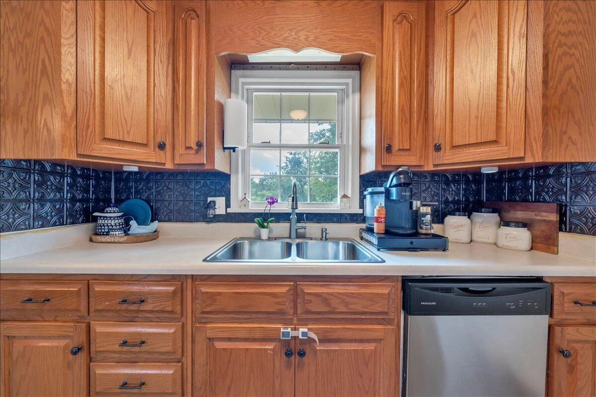3077 Woodway RD - Photo 12