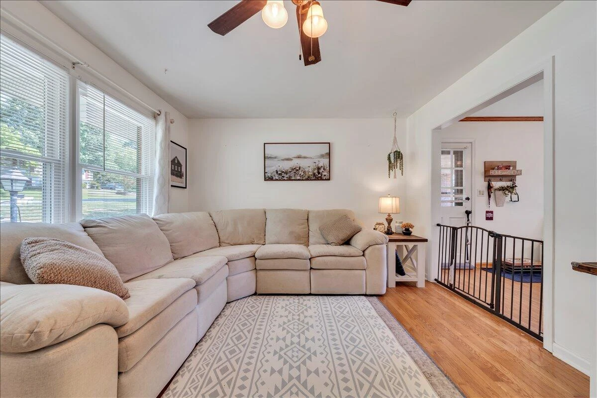3077 Woodway RD - Photo 2